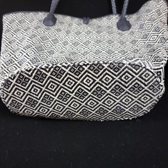 🖤 Neiman Marcus Black & Cream Woven Tote Bag | Boho Chic Oversized Shoulder Bag - Picture 8 of 11